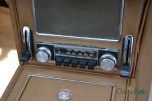 Image 21/35 of Jaguar 340 (1968)