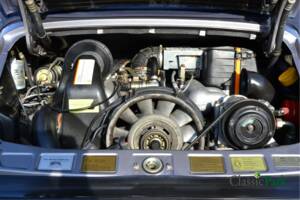 Image 16/50 of Porsche 911 Carrera 3.2 (1987)