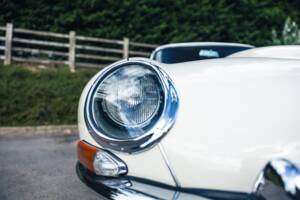 Image 19/50 de Jaguar Type E 3.8 (1963)