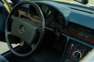 Image 47/76 of Mercedes-Benz 350 SEL (1977)