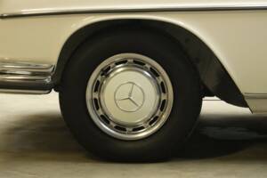 Bild 26/50 von Mercedes-Benz 280 SE (1970)