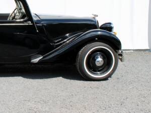 Image 23/50 of Citroën Traction Avant 11 Familiale (1955)