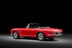 Image 2/28 of Ferrari 275 GTS (1965)