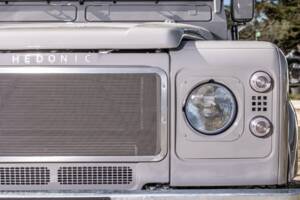 Bild 10/11 von Land Rover Defender 90 Td5 (2002)
