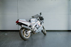 Imagen 3/17 de Yamaha DUMMY (1990)