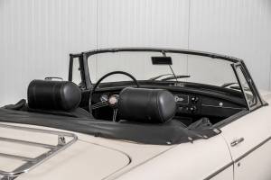 Image 41/50 de MG MGB (1969)