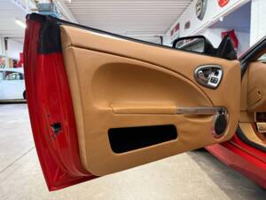 Immagine 7/18 di Aston Martin V12 Vanquish (2003)