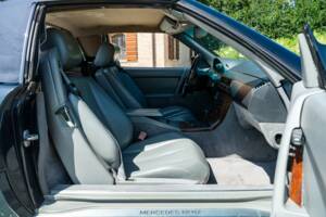 Image 38/45 of Mercedes-Benz 500 SL (1990)