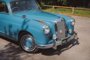 Image 27/50 of Mercedes-Benz 220 a (1956)