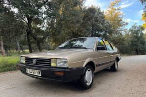 Image 2/57 of Volkswagen Passat 2.0 (1987)