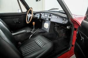 Image 21/50 of MG MGB GT (1967)