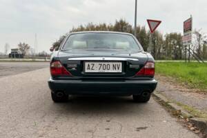 Immagine 5/14 di Jaguar XJ 8 Executive (1998)