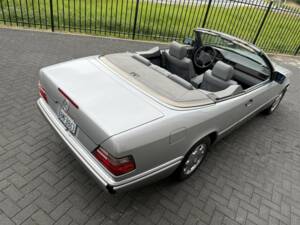 Bild 18/50 von Mercedes-Benz E 320 (1995)