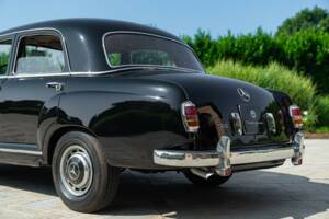 Image 10/50 of Mercedes-Benz 190 (1955)