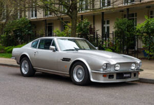Afbeelding 2/30 van Aston Martin V8 Vantage X-Pack (1987)