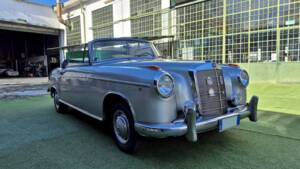 Image 7/61 de Mercedes-Benz 220 S Cabriolet (1957)