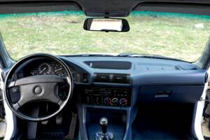 Image 6/8 de BMW 525ix (1993)