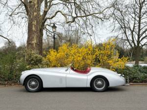 Image 5/50 of Jaguar XK 120 OTS (1953)