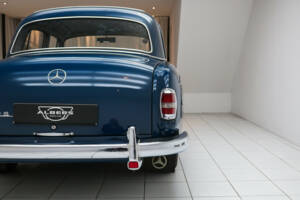 Bild 17/18 von Mercedes-Benz 220 SE (1958)