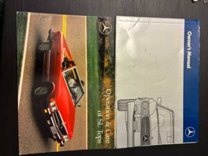 Image 29/30 of Mercedes-Benz 560 SL (1988)