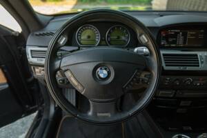 Image 41/50 de BMW 745Li (2001)