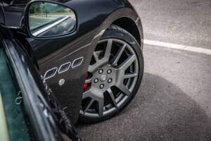 Image 32/43 of Maserati GranTurismo 4.2 (2008)