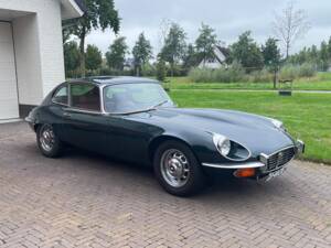 Image 2/46 de Jaguar Type E V12 (2+2) (1972)