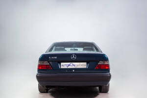 Image 7/29 de Mercedes-Benz E 320 (1995)