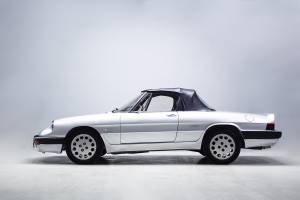 Imagen 8/36 de Alfa Romeo 2.0 Spider (1990)
