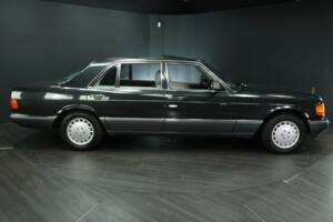 Image 7/30 of Mercedes-Benz 560 SEL (1989)