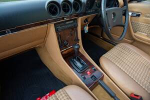 Bild 21/39 von Mercedes-Benz 280 SL (1984)