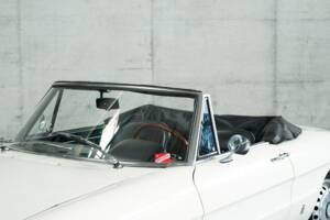 Image 4/50 of Alfa Romeo 1600 Spider Duetto (1966)