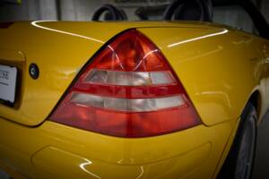 Image 41/100 de Mercedes-Benz SLK 230 Kompressor (1999)