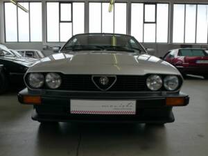 Bild 25/42 von Alfa Romeo GTV6 3.0 (1985)