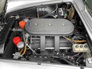 Image 16/26 of Ferrari 330 GT 2+2 (1966)