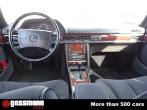 Afbeelding 10/15 van Mercedes-Benz 560 SEL (1990)