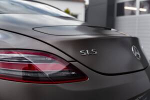 Image 18/45 of Mercedes-Benz SLS AMG Roadster (2012)