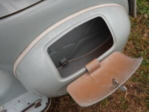 Image 39/50 de Piaggio Vespa 125 (1961)