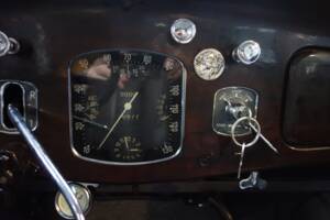 Image 19/43 of Citroën Traction Avant 7 C (1935)