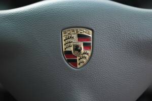 Bild 41/50 von Porsche 911 Carrera 4S (2004)