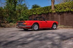 Immagine 12/41 di Triumph TR 6 PI (1972)