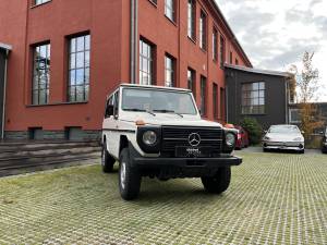 Image 2/33 of Mercedes-Benz 200 GE (SWB) (1987)