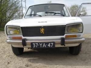 Image 5/8 de Peugeot 504 GL (1976)