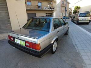 Bild 10/19 von BMW 318i (1989)