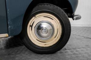 Image 42/50 of Morris Minor 1000 Traveller (1968)
