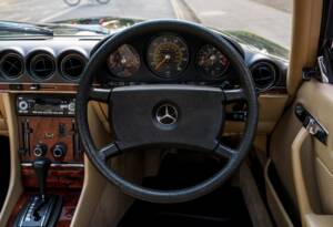 Imagen 17/28 de Mercedes-Benz 380 SL (1985)
