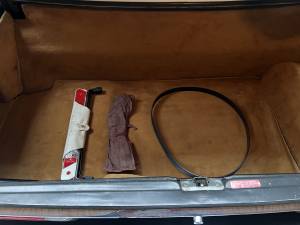 Image 26/26 of Mercedes-Benz 560 SL (1987)