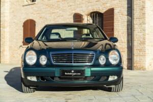 Image 3/50 of Mercedes-Benz CLK 200 (1997)