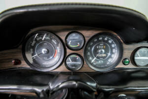 Image 31/50 of Volvo 1800 E (1971)