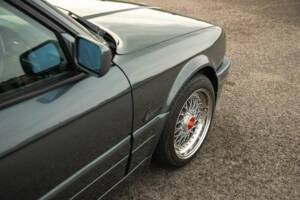 Image 44/50 of BMW 325i (1990)